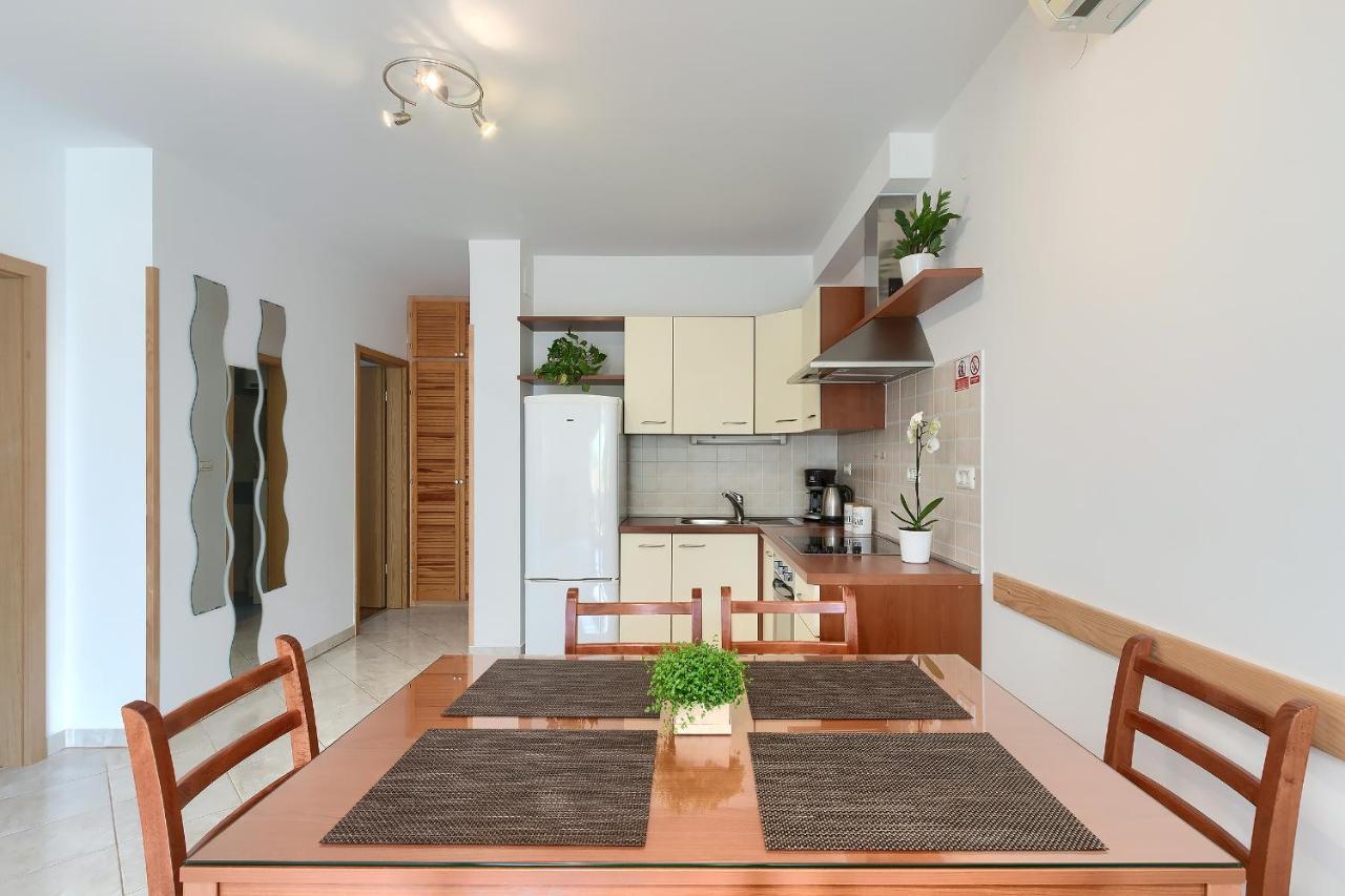 Apartments Gilly 1 เปรมันตูรา ภายนอก รูปภาพ